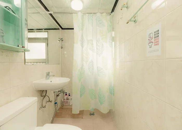 16 People,3r5b,myeongdong,seoul Station,itaewon 아파트